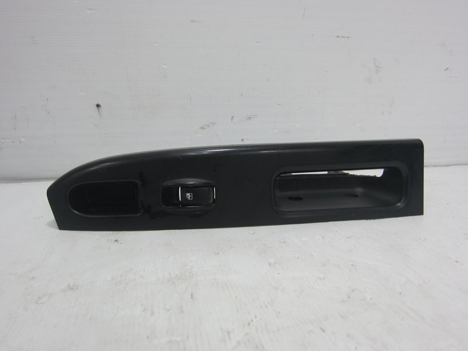 KIA Carens 2 generation (2002-2006) Кнопка стеклоподъемника задней правой двери 0K2FAB66370 24960901