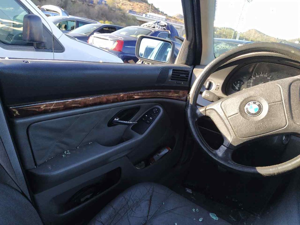 BMW 5 Series E39 (1995-2004) Forreste venstre dør vinduesregulator 25362426