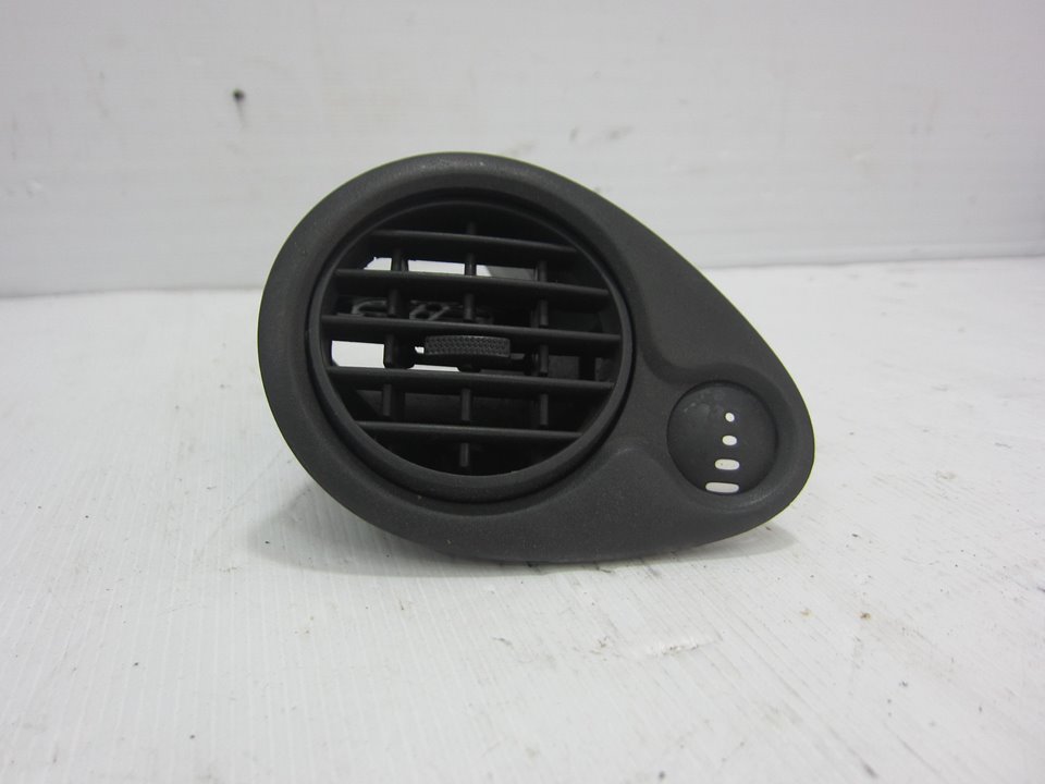 RENAULT Clio 3 generation (2005-2012) Cabin Air Intake Grille 220407 26541478