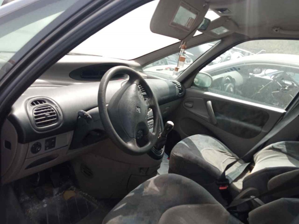 CITROËN Xsara Picasso 1 generation (1999-2010) Forreste højre dør vindueskontakt 25414749