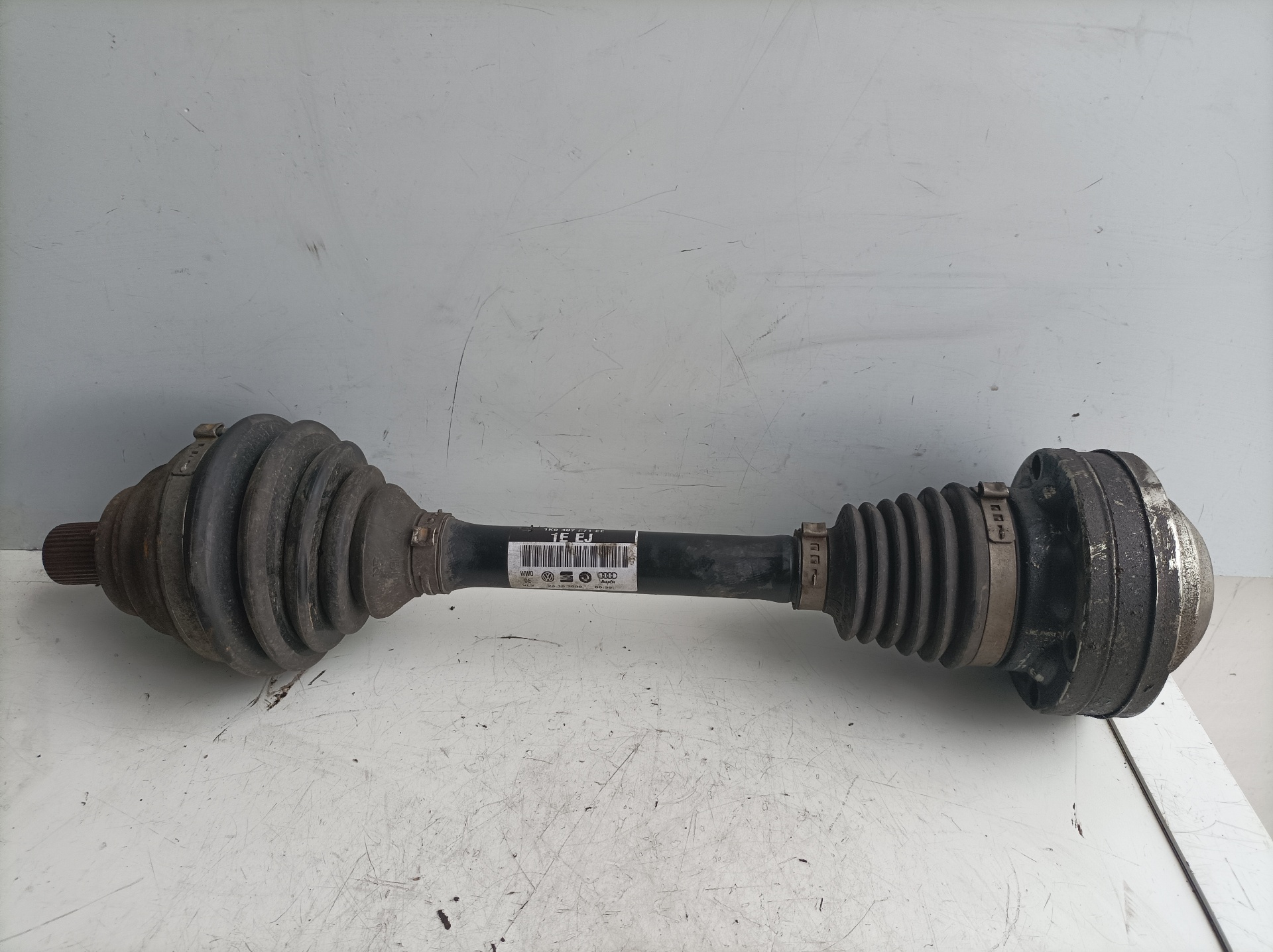 VOLKSWAGEN Passat Variant 1 generation (2010-2024) Arbre de transmission avant gauche 1K0407271EE 21281092