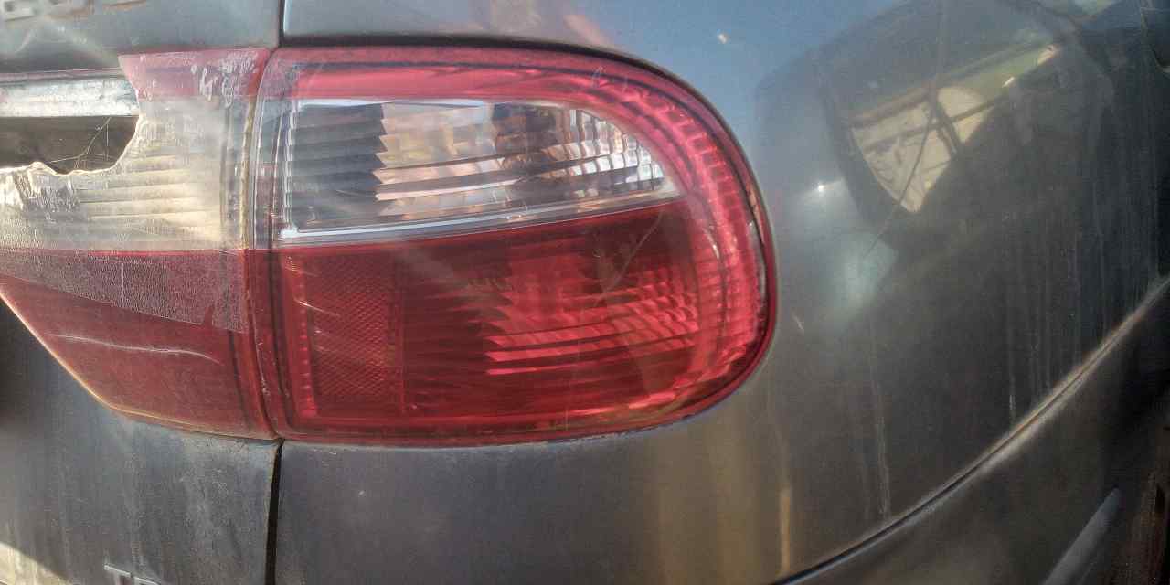 SEAT Toledo 2 generation (1999-2006) Rear Right Taillight Lamp 25440465