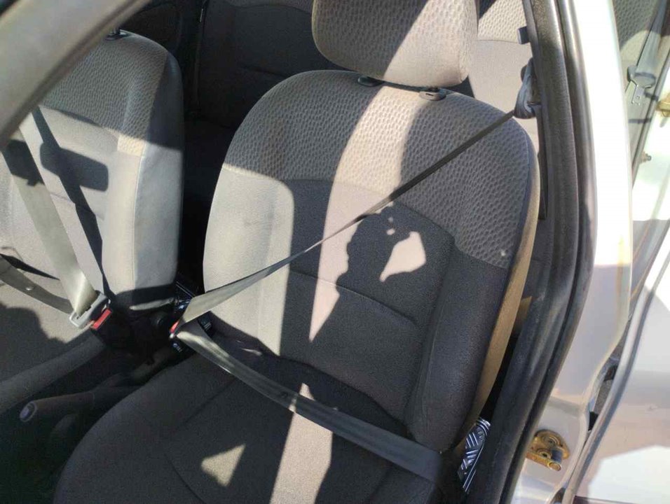 RENAULT Clio 3 generation (2005-2012) Front Left Seatbelt 25330445