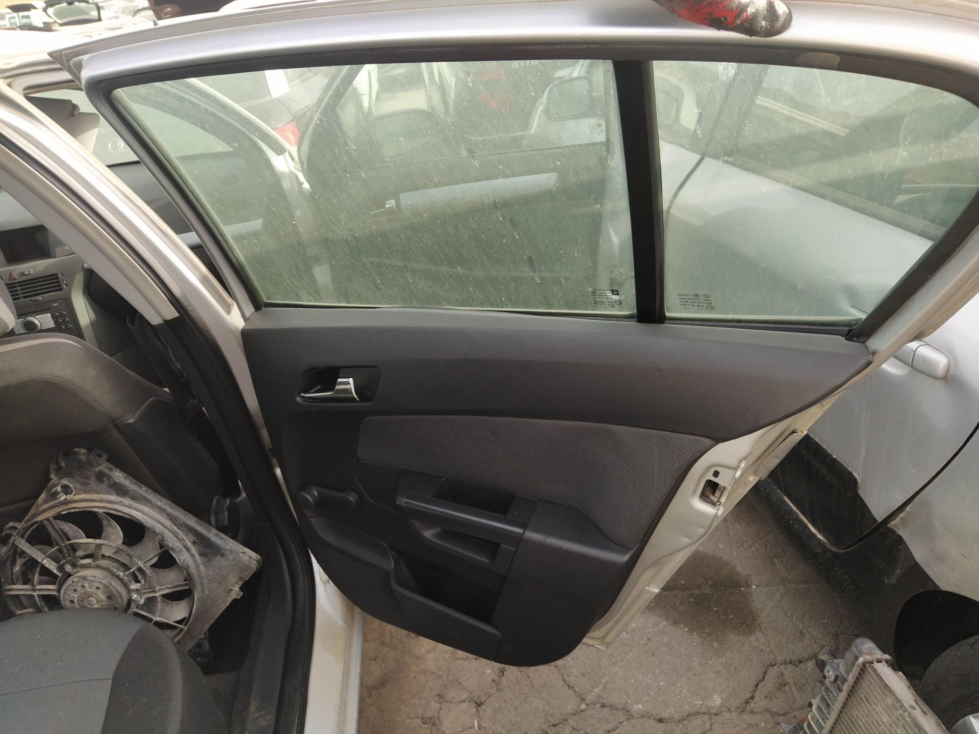 OPEL Astra H (2004-2014) Jobb hátsó ajtó zárja 25710390