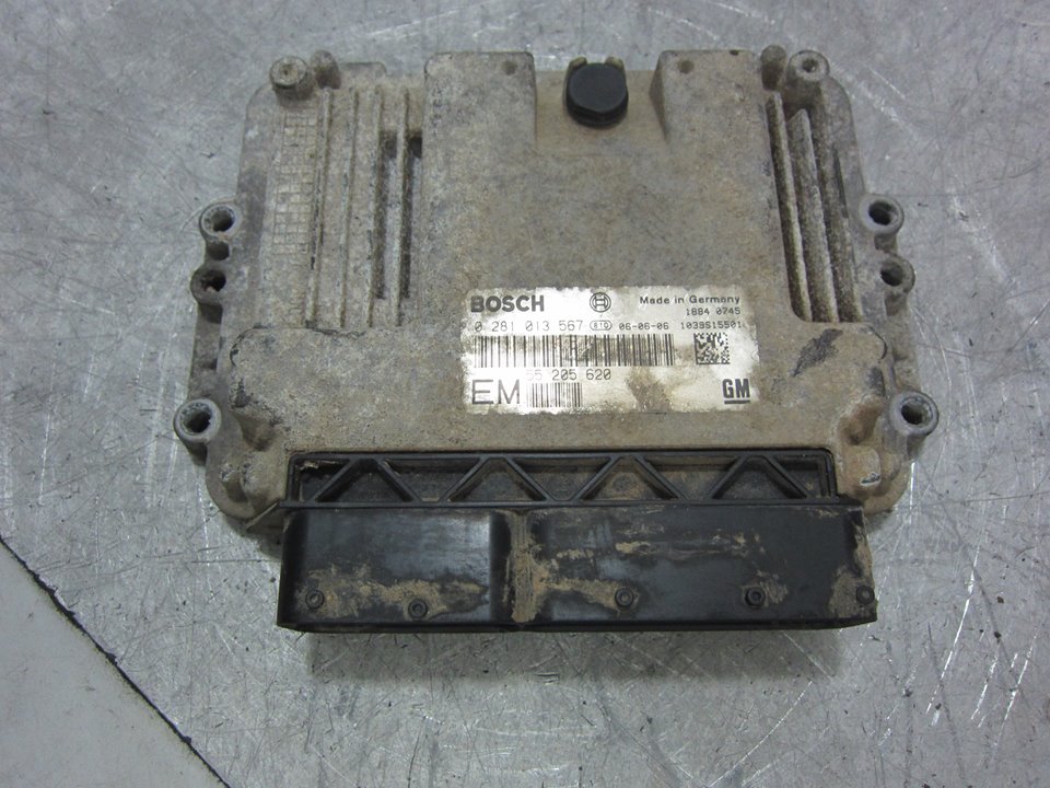 OPEL Zafira B (2005-2010) Блок управления двигателем 55205620 24965177