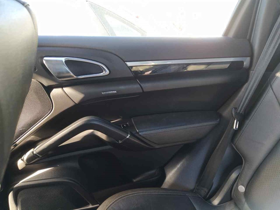 PORSCHE Cayenne 958 (2010-2018) Rear Right Door Panel 25378293