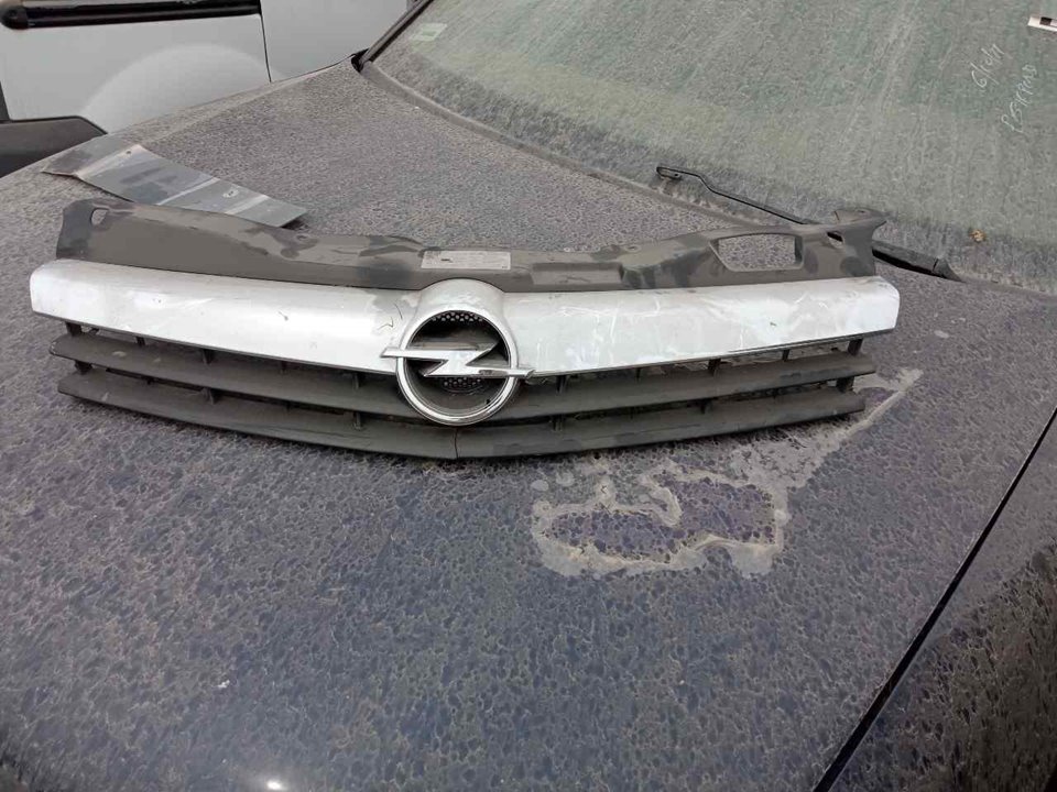 OPEL Astra H (2004-2014) Priekinės radiatoriaus grotelės 25417960