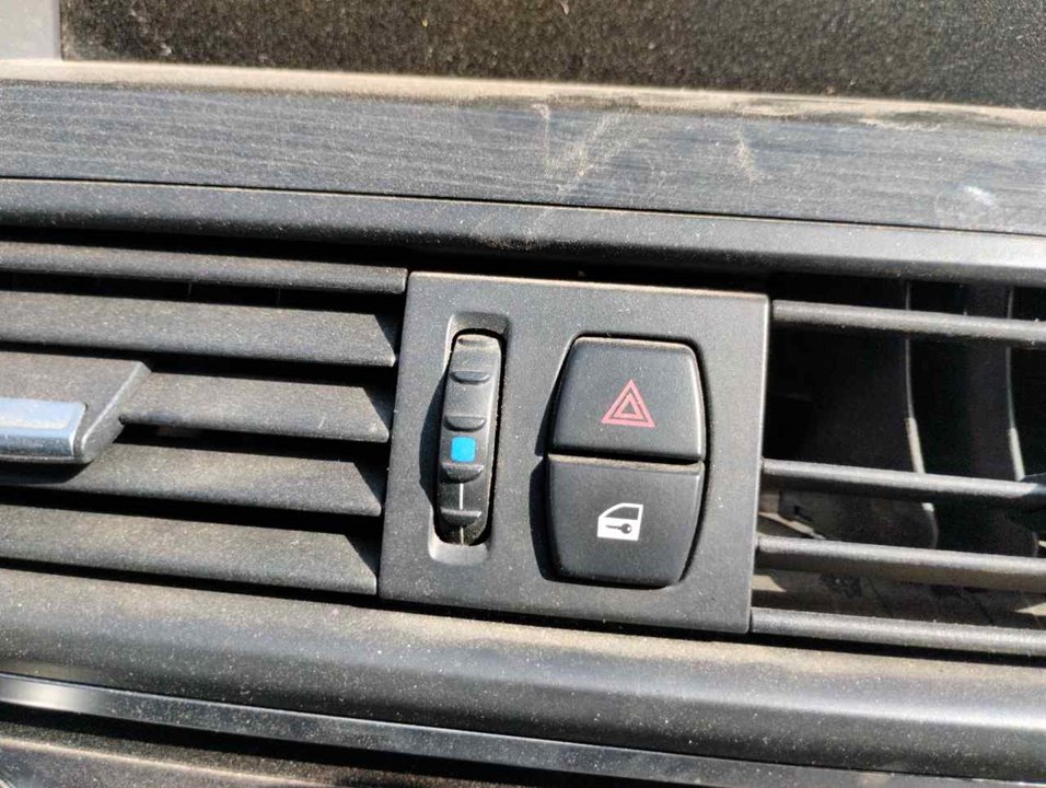 BMW 5 Series F10/F11 (2009-2017) Hazard button 25428558