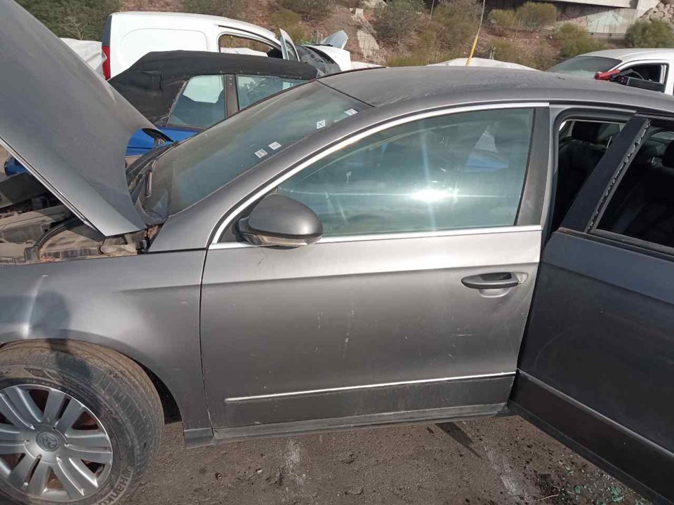 CHEVROLET Passat B6 (2005-2010) Front Left Door 25414255