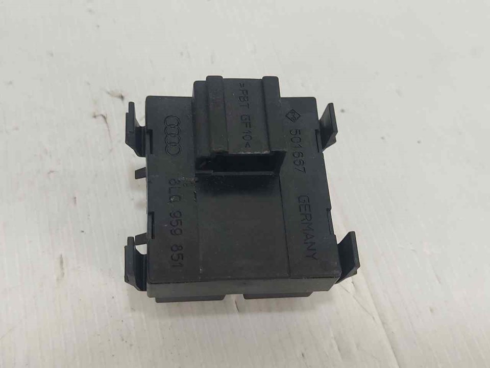 AUDI A3 8L (1996-2003) Front Left Door Window Switch 8L0959851 24961199