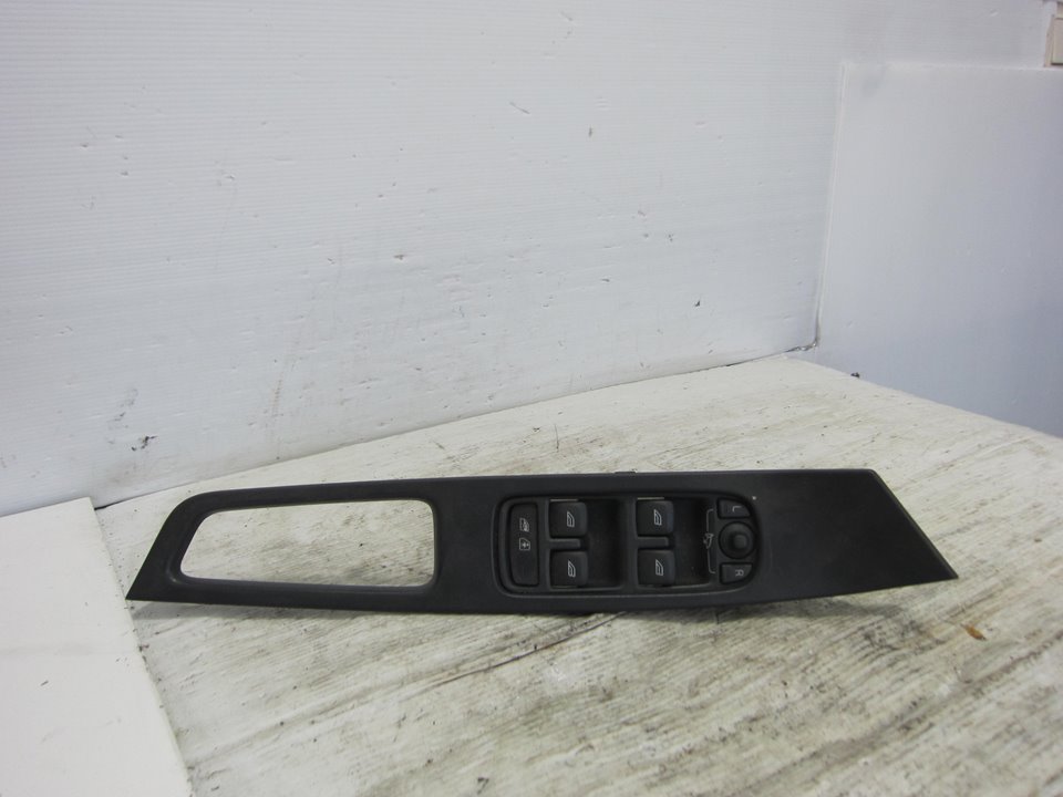 VOLVO XC60 1 generation (2008-2017) Front Left Door Window Switch 31334348 23557924