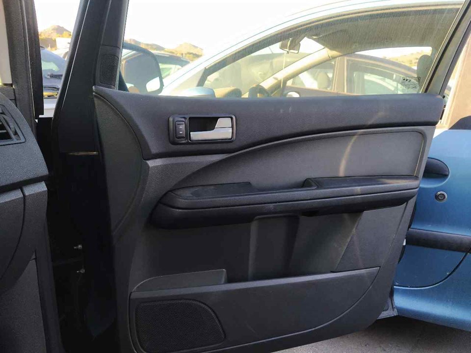 FORD C-Max 1 generation (2003-2010) Front Right Door Panel 25375954