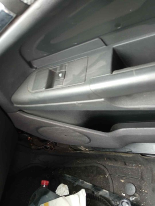 OPEL Astra H (2004-2014) Främre höger dörrfönsterbrytare 25418003