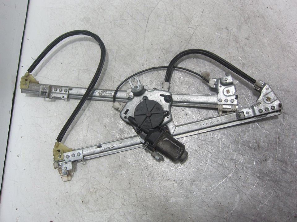 CITROËN Xsara 1 generation (1997-2004) Front Right Door Window Regulator 400679T1 24926655