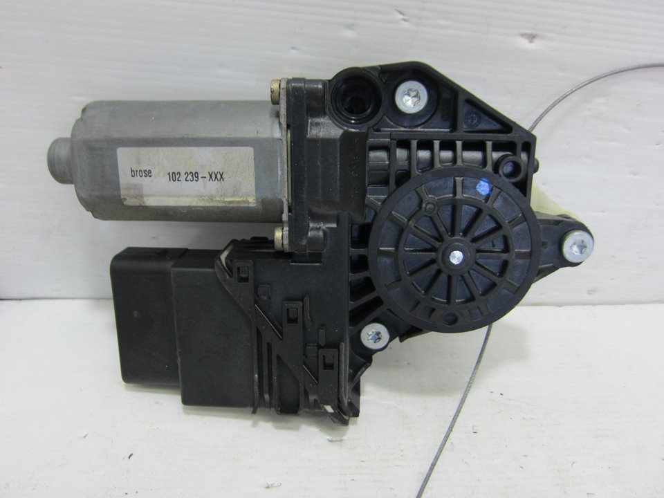 CHRYSLER 307 1 generation (2001-2008) Front Left Door Window Regulator Motor 0130821767 24963693