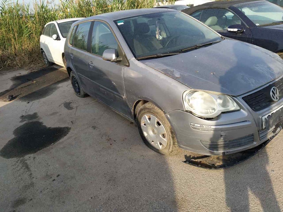 VOLKSWAGEN Polo 4 generation (2001-2009) Охлаждающий радиатор 6Q0121253R 25703222