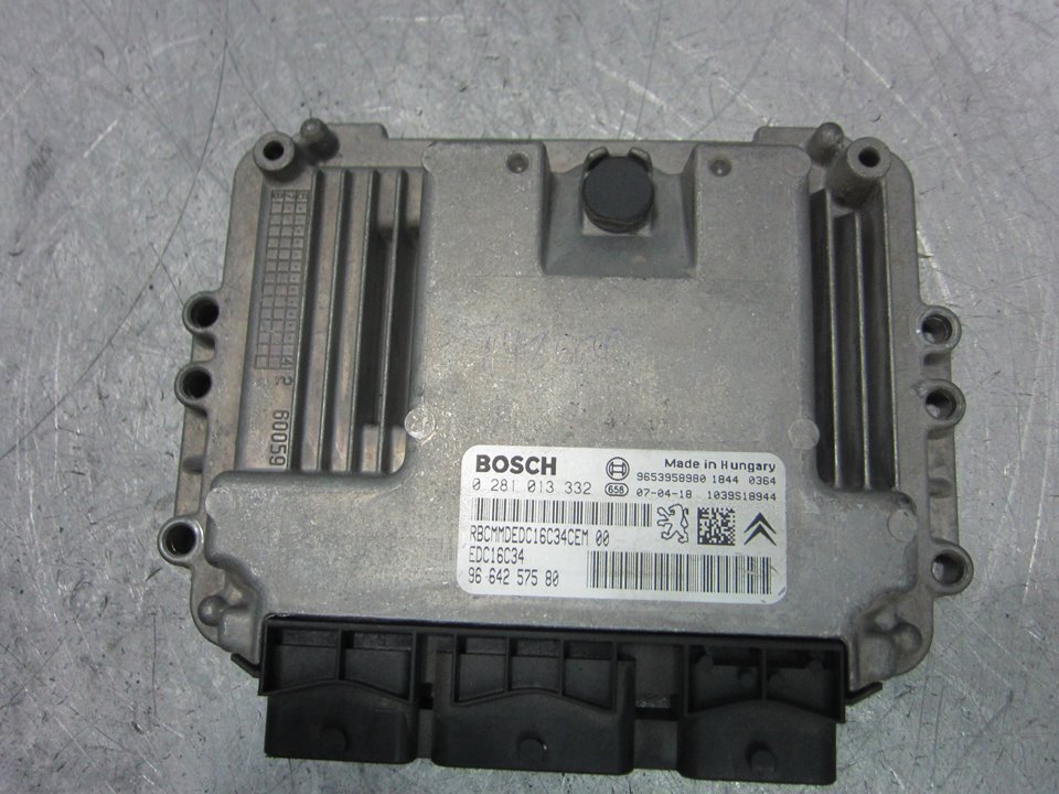 CITROËN C4 1 generation (2004-2011) Блок управления двигателем 0281013332 25088443