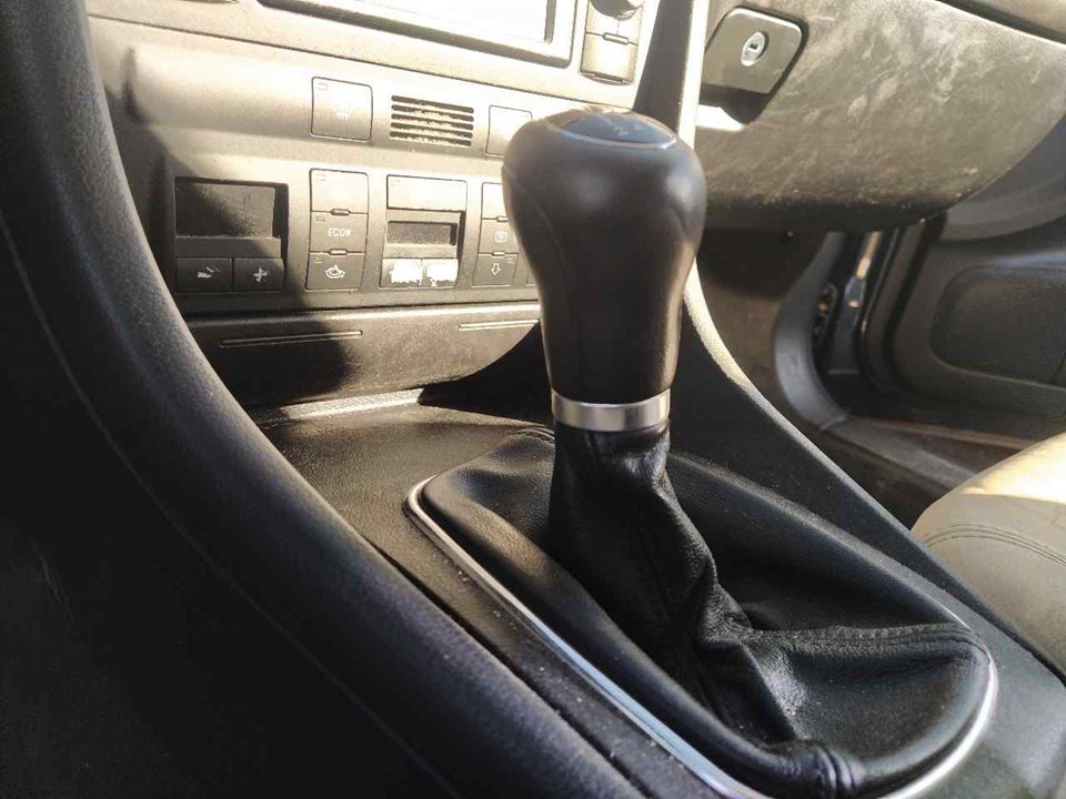 AUDI A6 C5/4B (1997-2004) Gear Shifting Knob 25369263