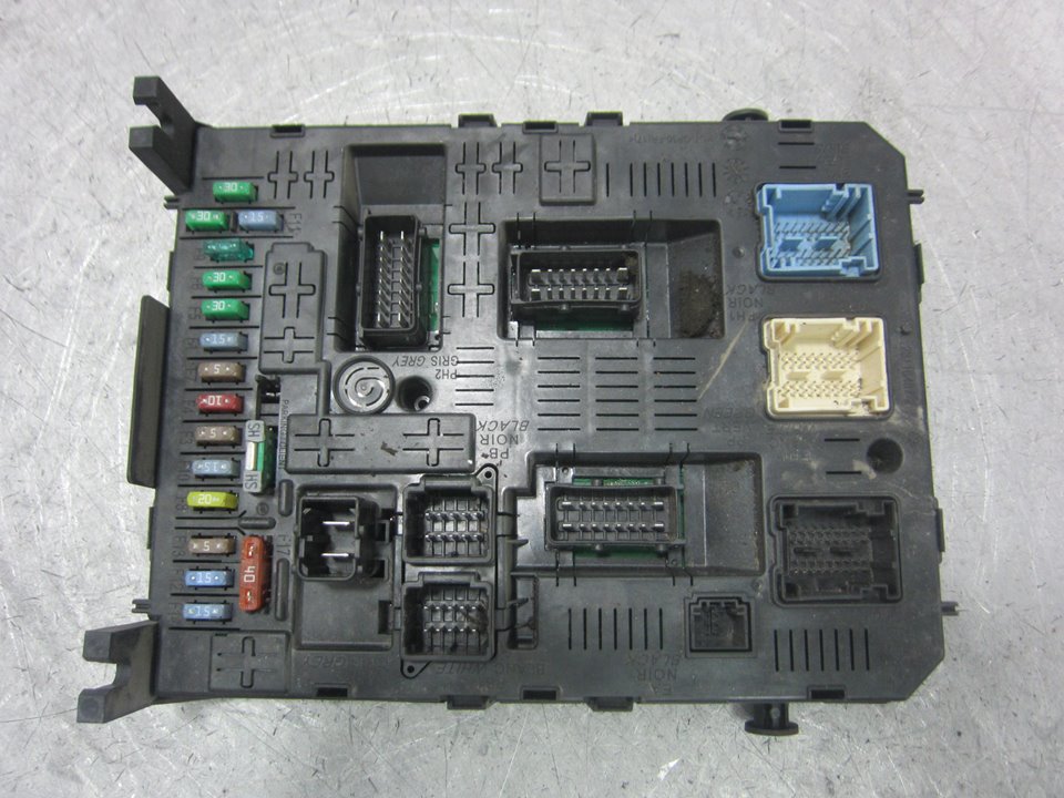 CITROËN C4 Picasso 1 generation (2006-2013) Fuse Box 966405908001 25442915