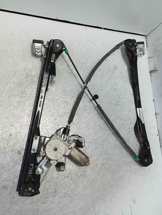 MERCEDES-BENZ M-Class W163 (1997-2005) Front Right Door Window Regulator XS4123200 21277302