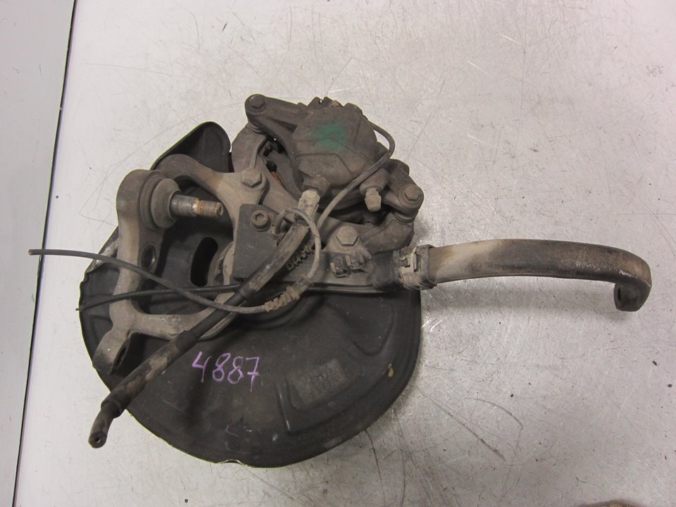 MERCEDES-BENZ C-Class W202/S202 (1993-2001) Front Left Wheel Hub 2115452440 24934518