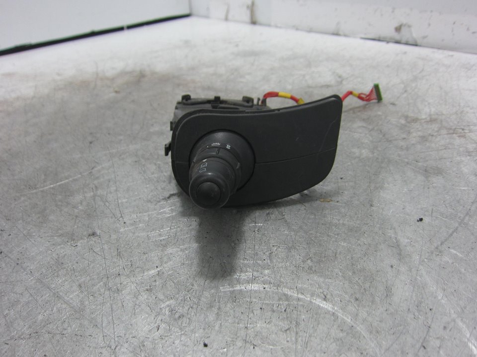 RENAULT Kangoo 2 generation (2007-2021) Headlight Switch Control Unit 88102001 24926287