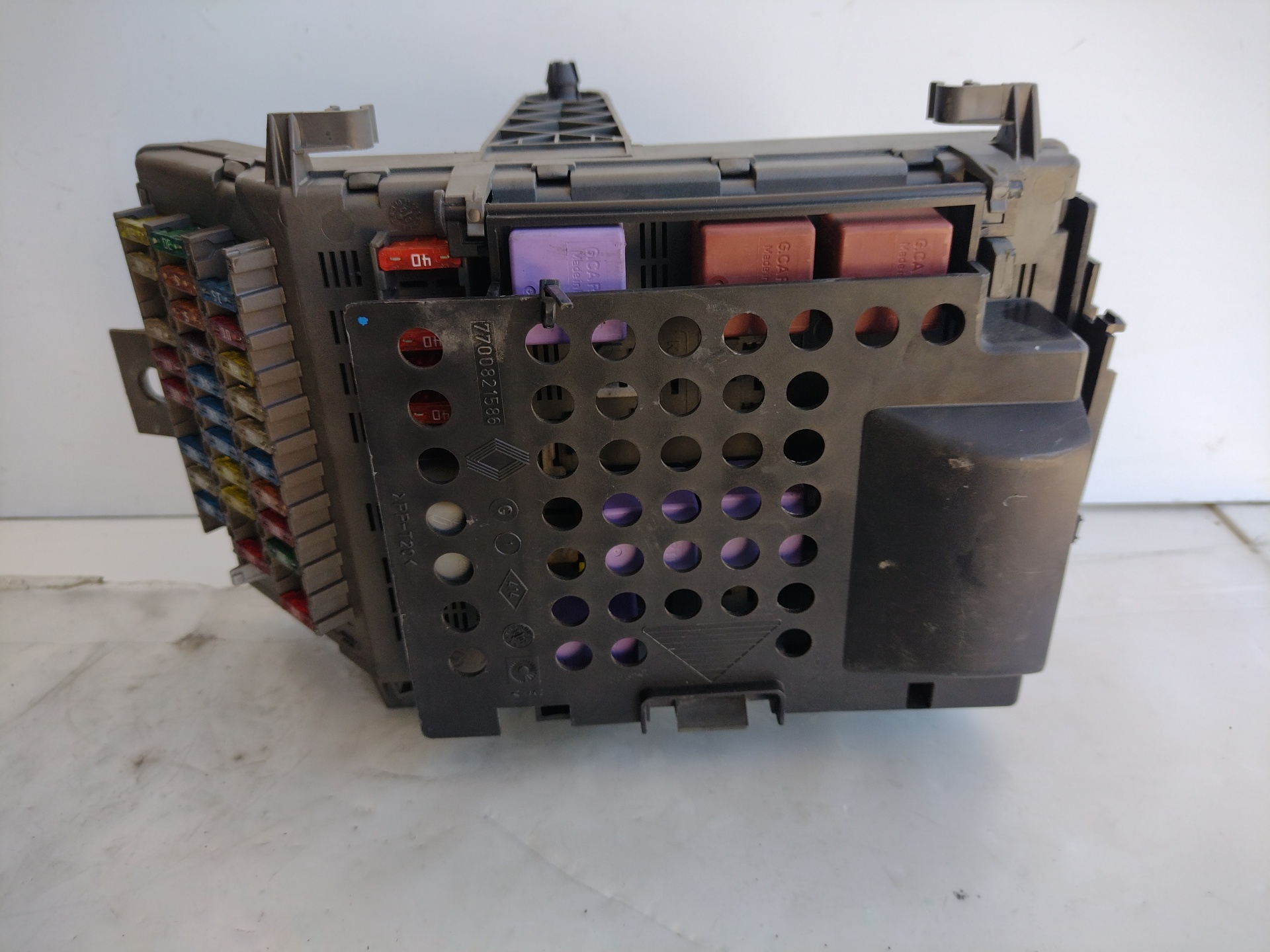 RENAULT Laguna 1 generation (1993-2001) Fuse Box 7700821586 21277121