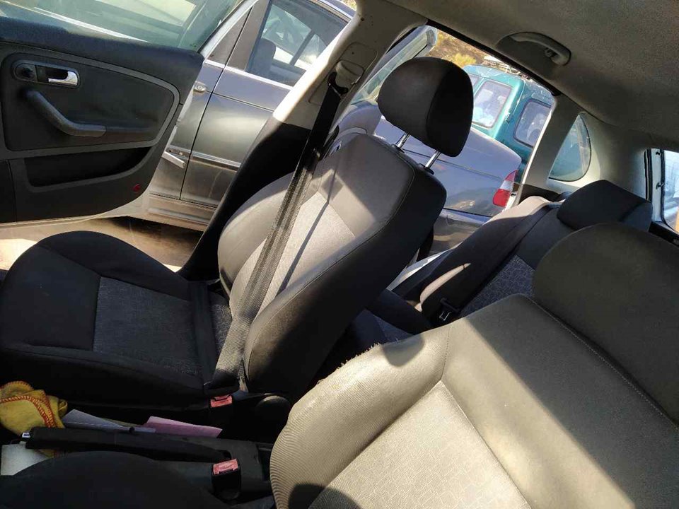 SEAT Ibiza 3 generation (2002-2008) Front Right Seatbelt 25360352