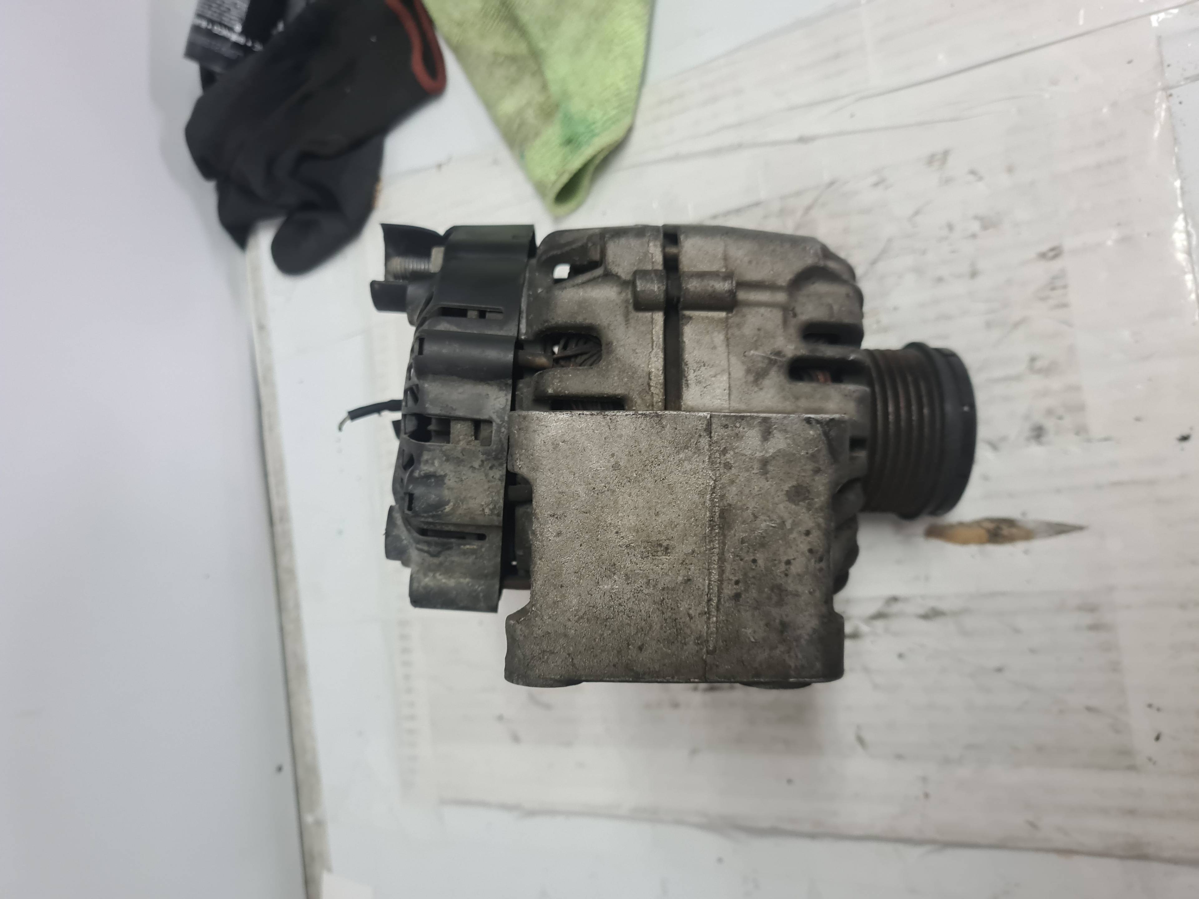 Alternador 199A2000 46823547 de Fiat Doblo furgoneta/monovolumen (223_) 2006-2005 75 CV con 179041 km - pieza usada