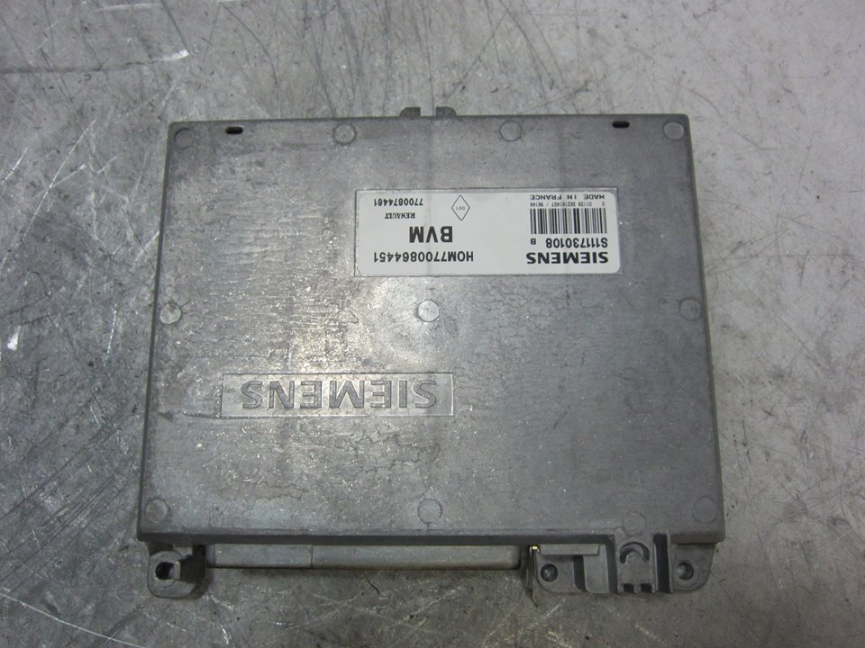 RENAULT Megane 1 generation (1995-2003) Блок управления двигателем 7HOM700874461 24965012
