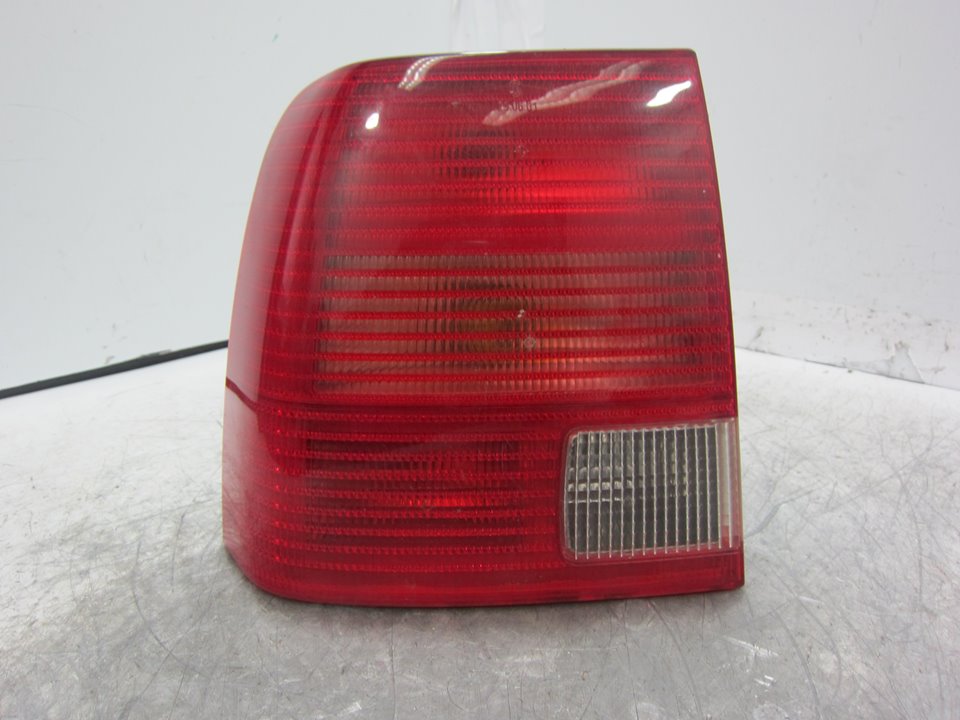 VOLKSWAGEN Passat B5 (1996-2005) Rear Left Taillight 3B5945095F 21273857