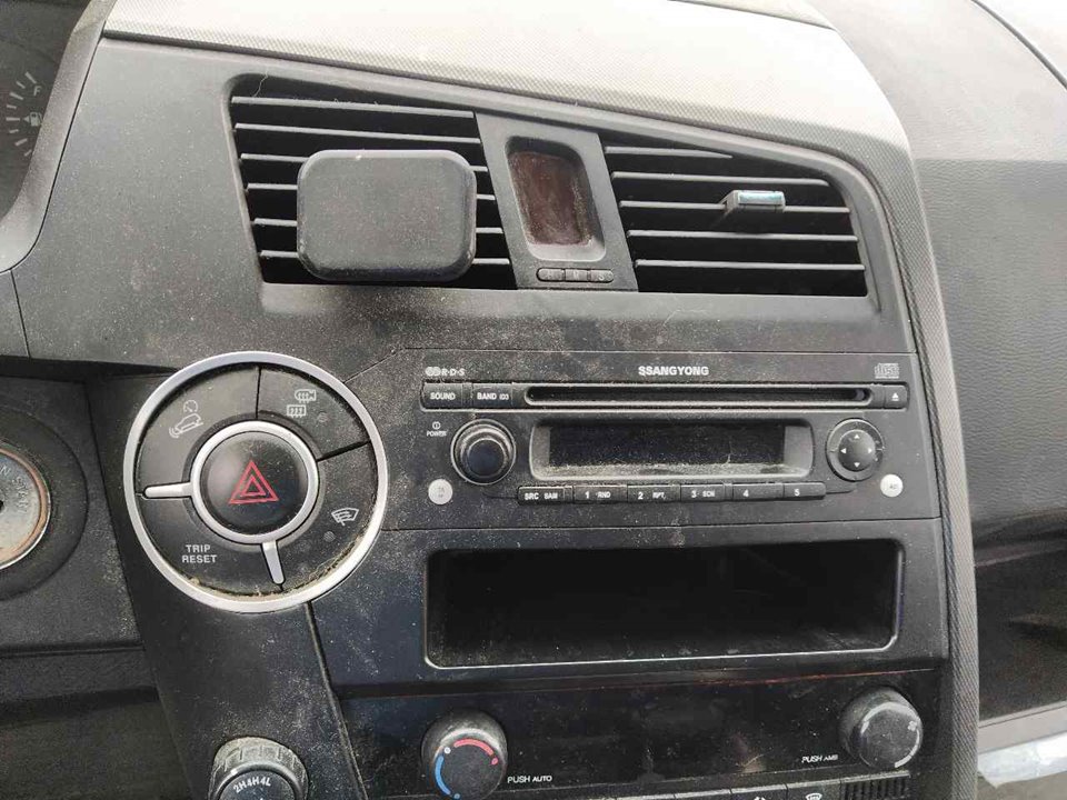 SSANGYONG Kyron 1 generation (2005-2015) Music Player Without GPS 25370135