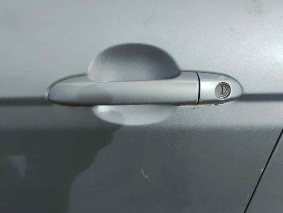 KIA Cerato 1 generation (2004-2009) Наружная ручка передней левой двери 25336427