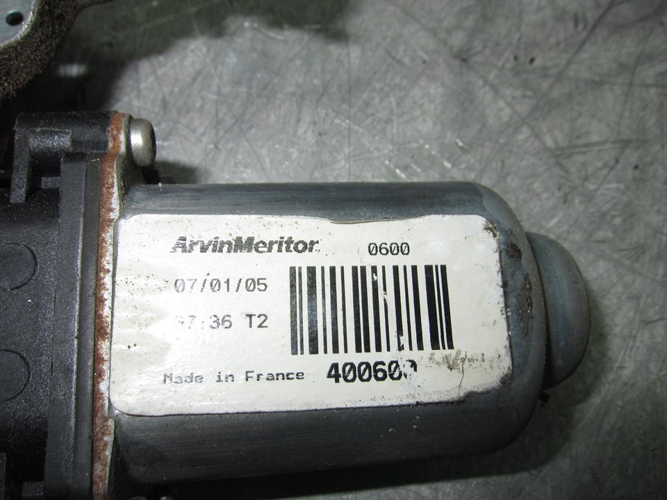 NISSAN Almera N16 (2000-2006) Стеклоподъемник передней правой двери 400600 21325919