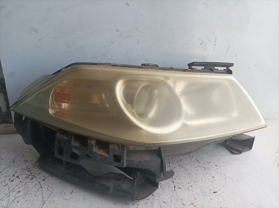 RENAULT Megane 3 generation (2008-2020) Front Right Headlight 8200412745C 21282889