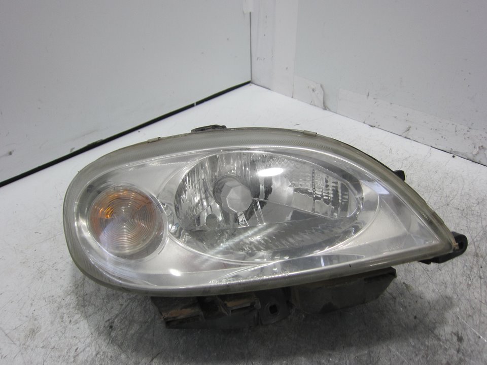CITROËN Saxo 2 generation (1996-2004) Front Right Headlight 5521111 24964983