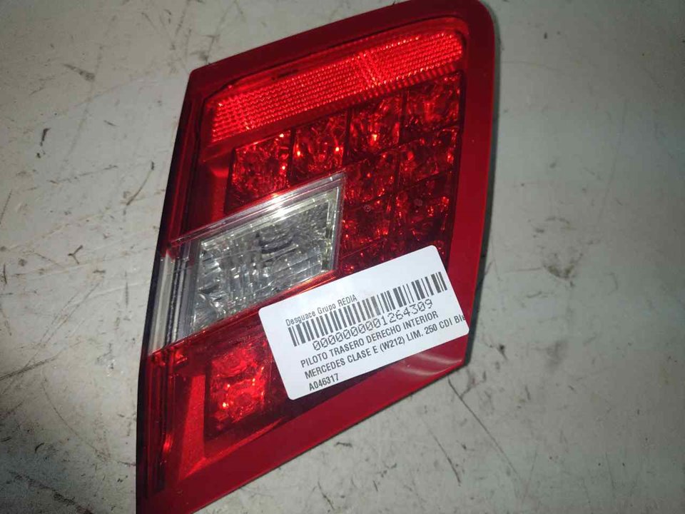 MERCEDES-BENZ E-Class W212/S212/C207/A207 (2009-2016) Rear Right Taillight Lamp A046317 24957539