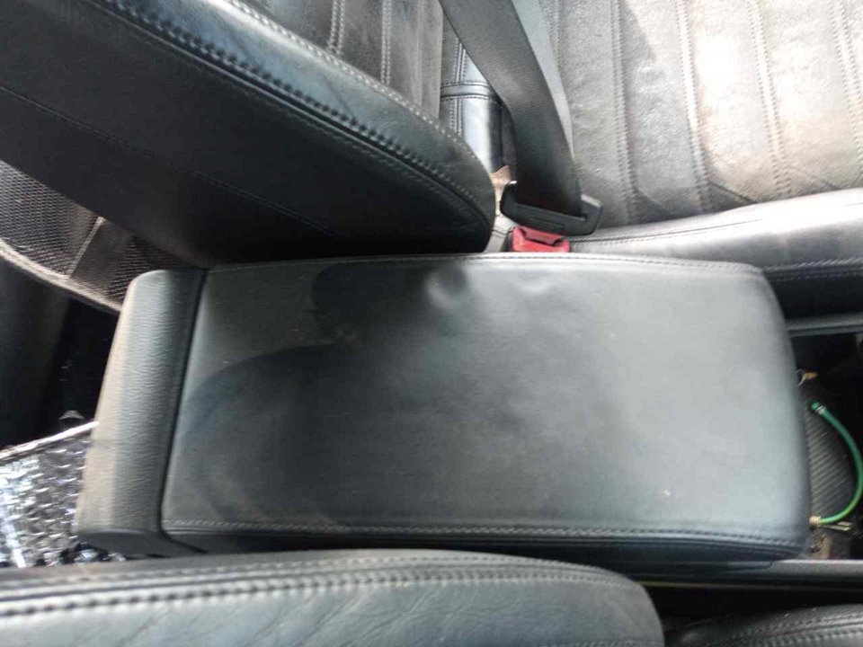 CHEVROLET Passat B6 (2005-2010) Armrest 25414392