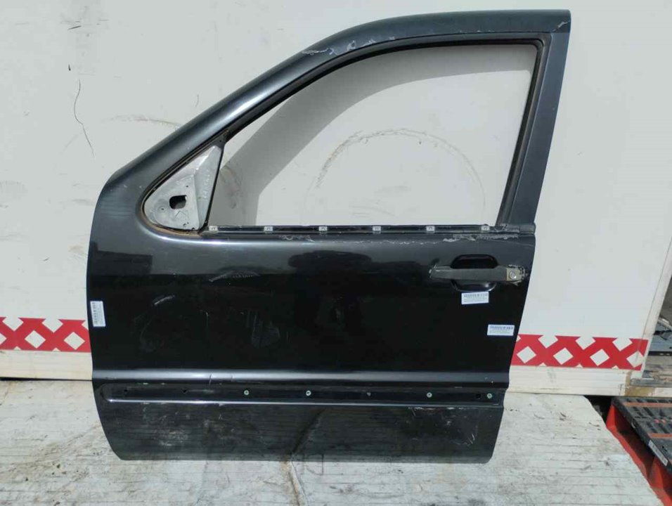 MERCEDES-BENZ M-Class W163 (1997-2005) Front Left Door 21284023