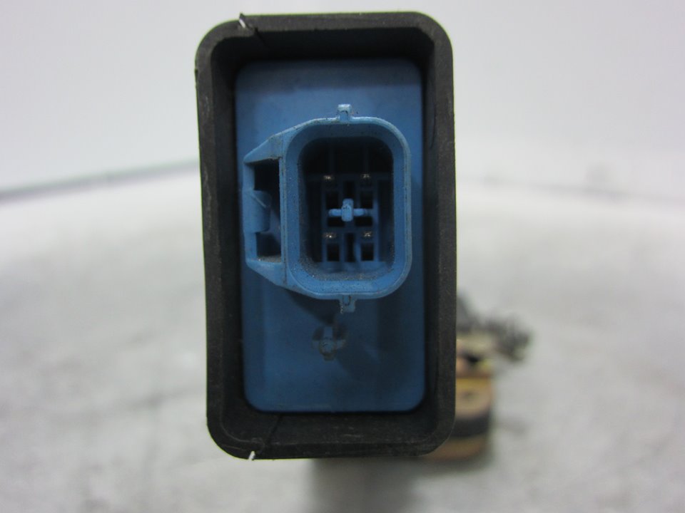 VOLKSWAGEN Front Left Door Lock MR911383 25757775