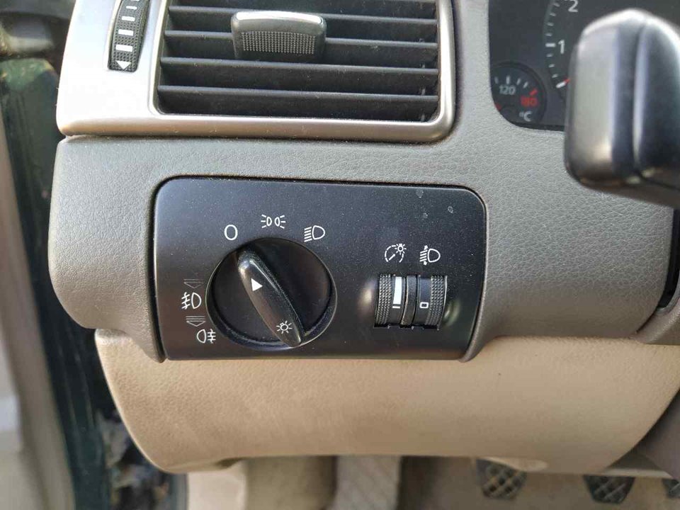 AUDI A6 C5/4B (1997-2004) Headlight Switch Control Unit 25373841