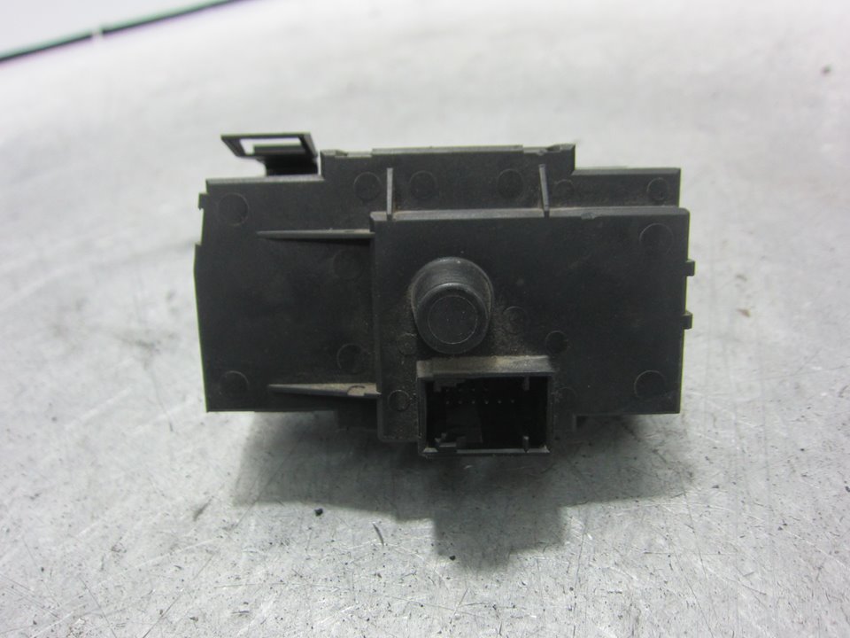 BMW 1 Series E81/E82/E87/E88 (2004-2013) Headlight Switch Control Unit 6932792 25388617