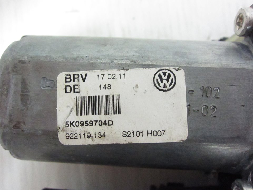 VOLKSWAGEN Golf 5 generation (2003-2009) Bal hátsó ajtó ablakvezérlő motorja 0130821431 21326081