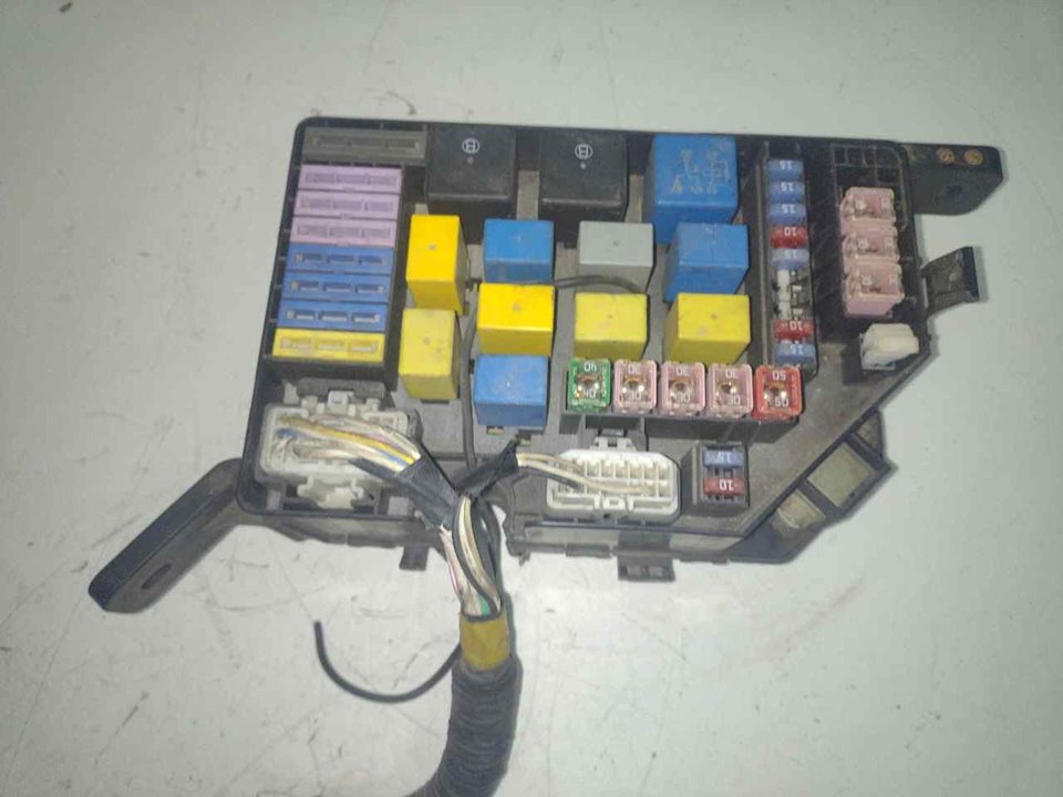 HYUNDAI Elantra XD (2000-2010) Fuse Box 5X18212 21299474