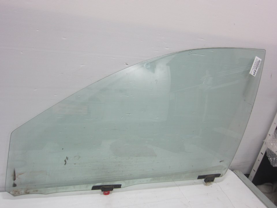 TOYOTA Yaris 1 generation (1999-2005) Priekinė kairė fortkutė (mažasis stiklas) 43R005834 25417284