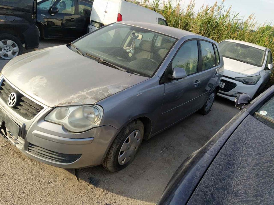 VOLKSWAGEN Polo 4 generation (2001-2009) Охлаждающий радиатор 6Q0121253R 25703222