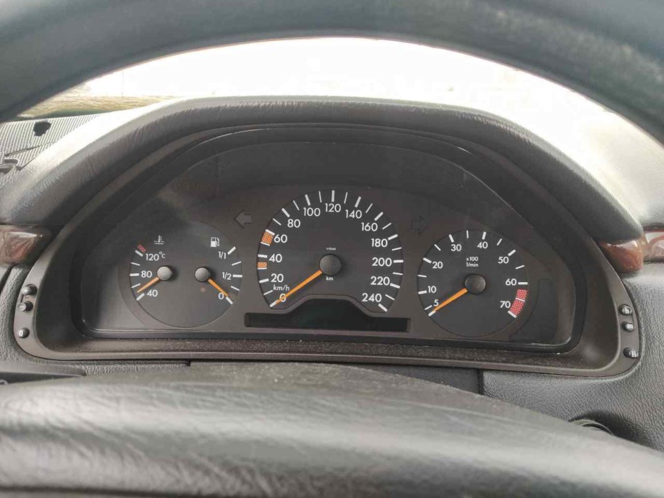 NISSAN Primera P10 (1990-1997) Speedometer 25374454