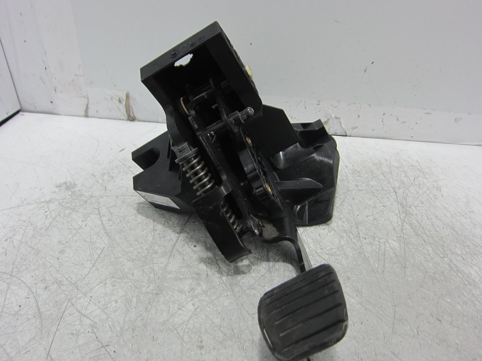 RENAULT Trafic 2 generation (2001-2015) Clutch Pedal 465033911R 24937010