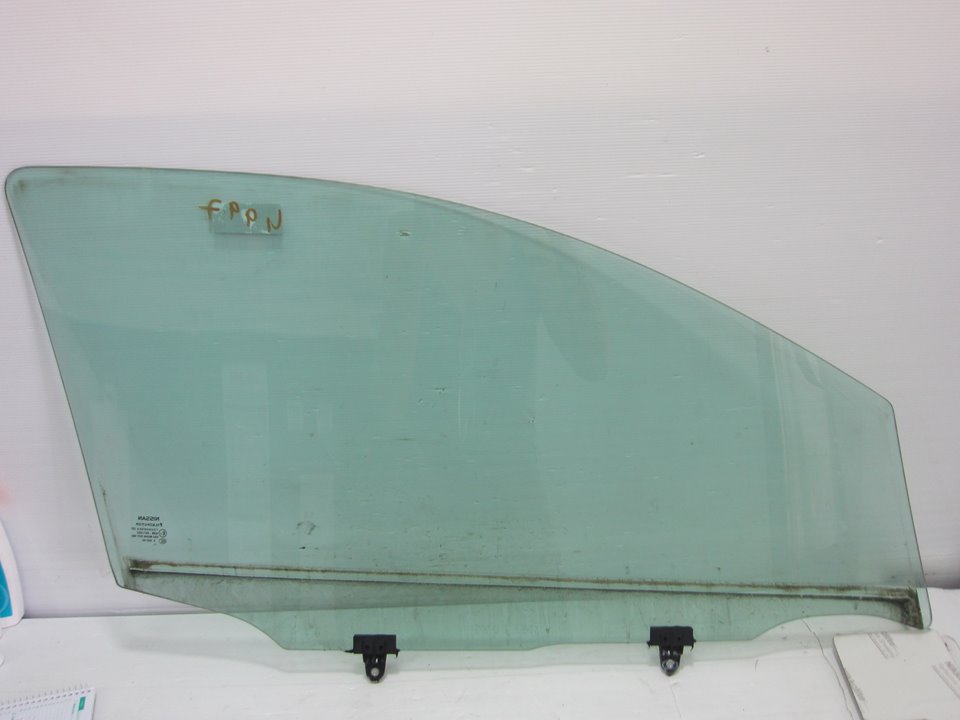 NISSAN Qashqai 1 generation (2007-2014) Priekšējais kreisais durvju stikls 43R001582 24908247