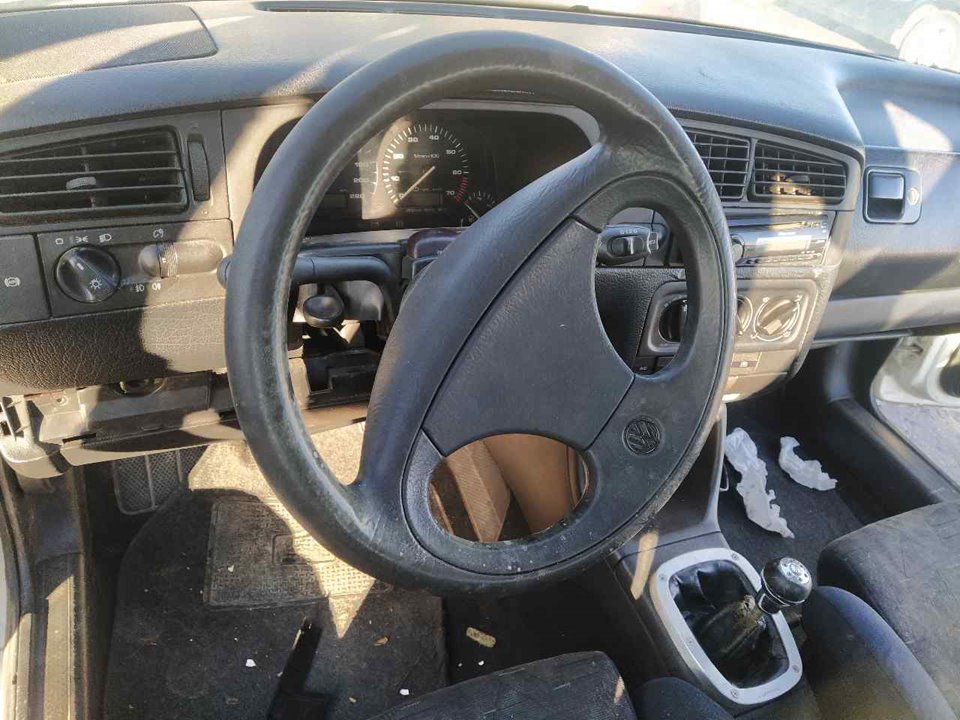 VOLKSWAGEN Passat B2 (1981-1988) Steering Wheel 25361500